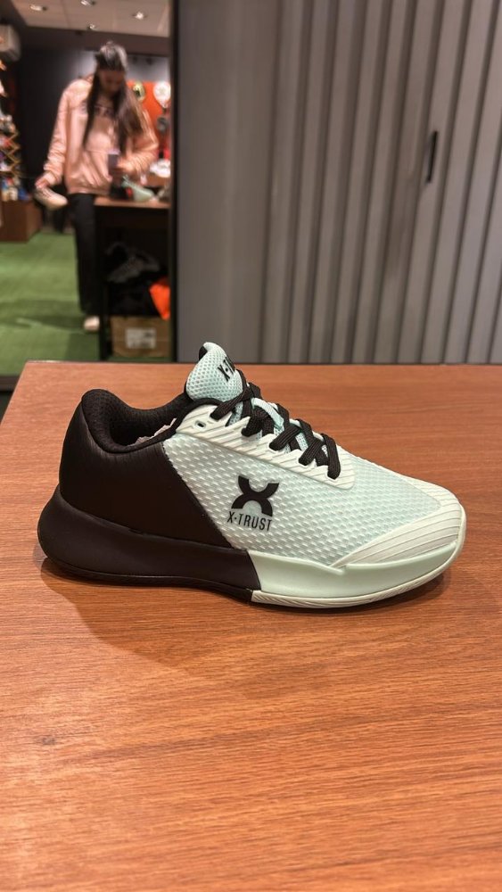 Xtrust Aerodynamic Woman light blue