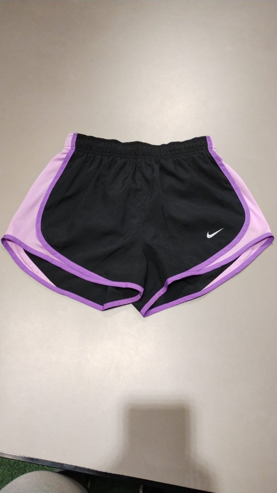 SHORT NIKE NEGRO VIOLETA
