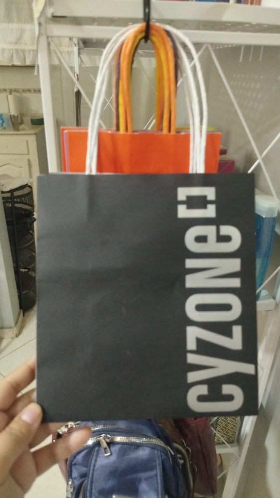 Bolsa de regalo Cyzone negra