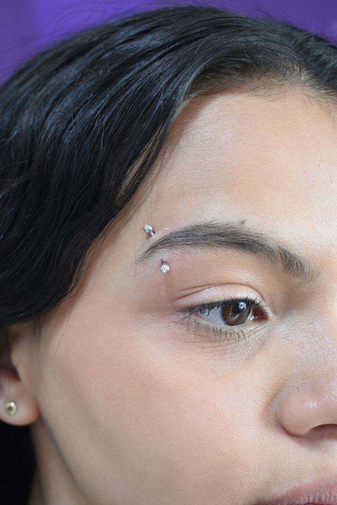 Eyebrow Ceja