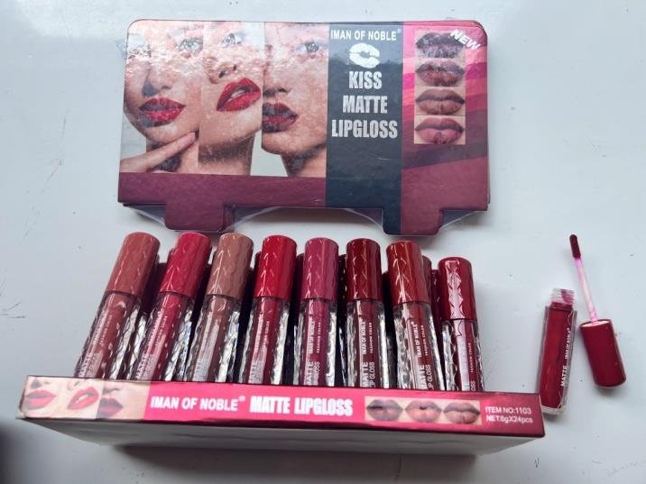 Labial premiun. Tapa dorada