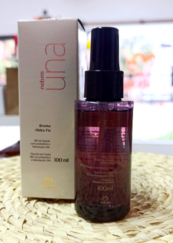 Una bruma facial hidratante fix