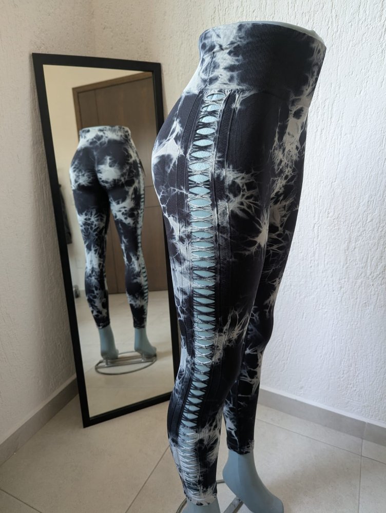 legging corte en la pierna negro SALVA