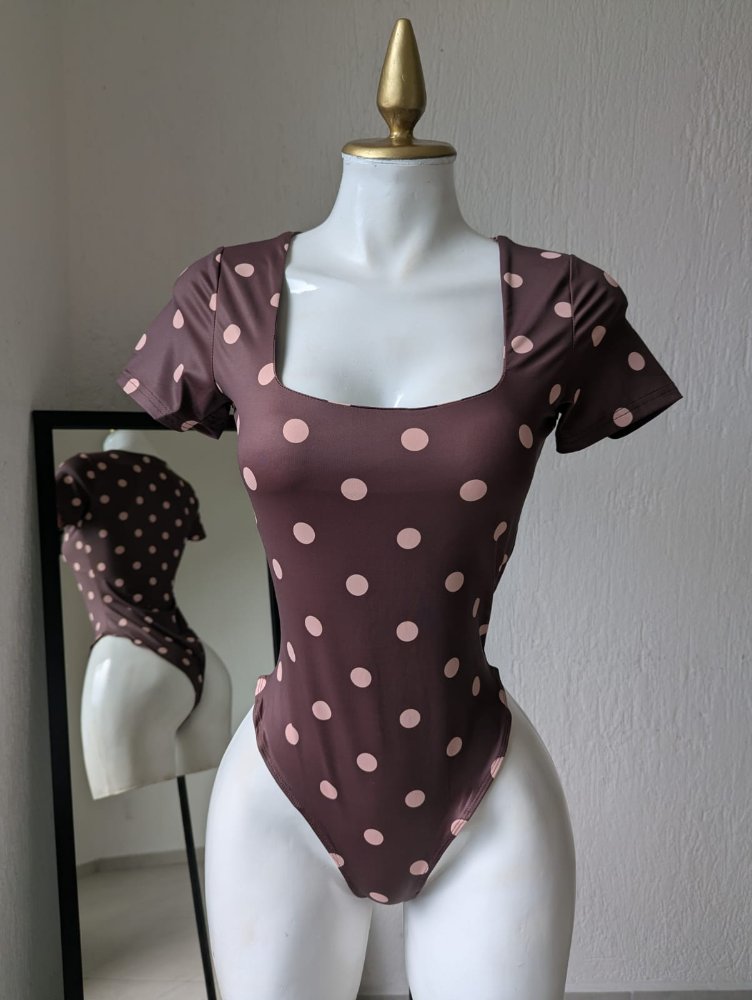 body lunares café con rosa bd 197