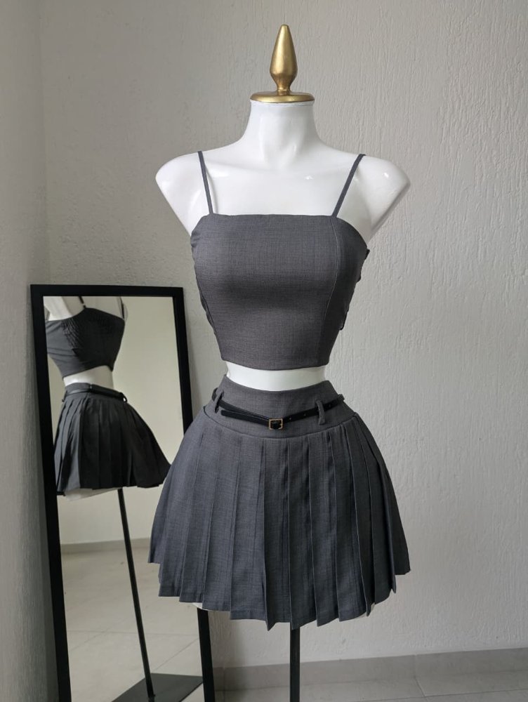 conjunto semi formal falda top gris 890