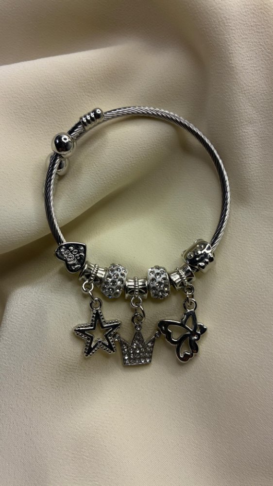 29- Pulseras Charms
