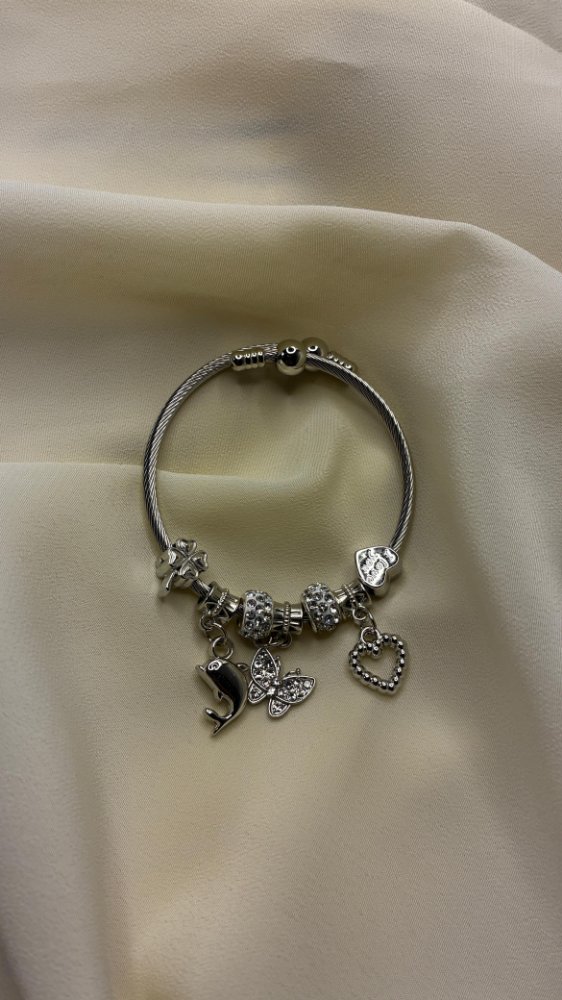 21- Pulseras Charms