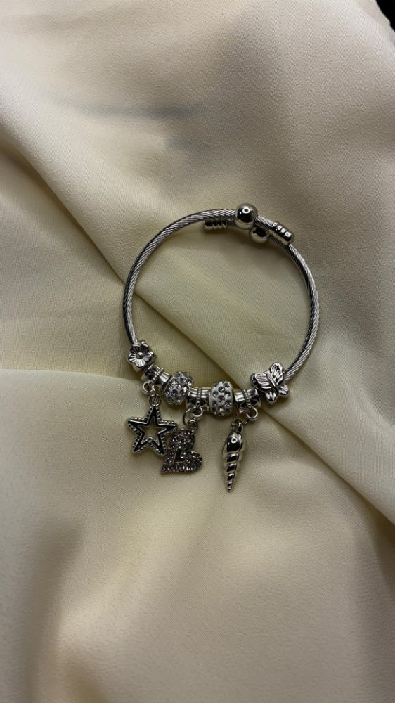 02 - Pulseras charms