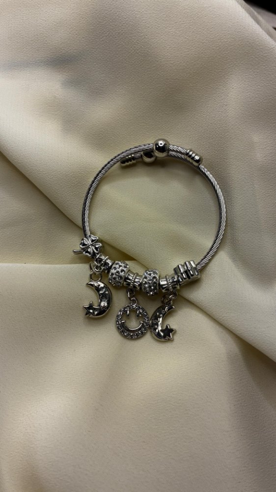 15- Pulseras Charms