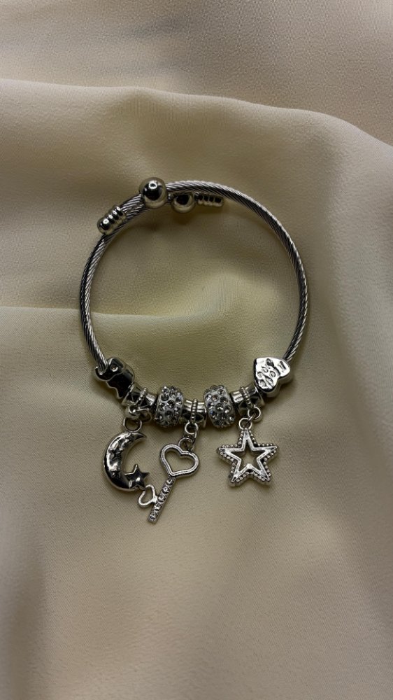 20- Pulseras Charms