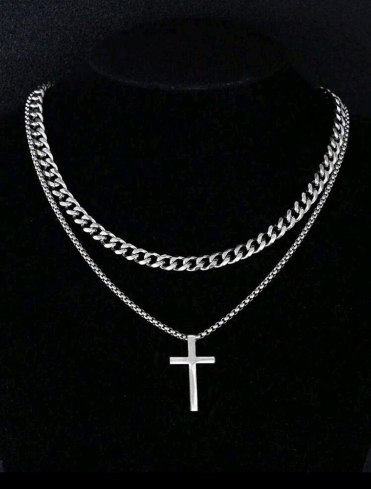COLLAR PLATEADO DE CRUZ
