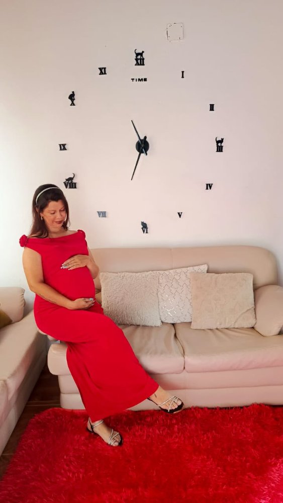 vestido rojo con rosas