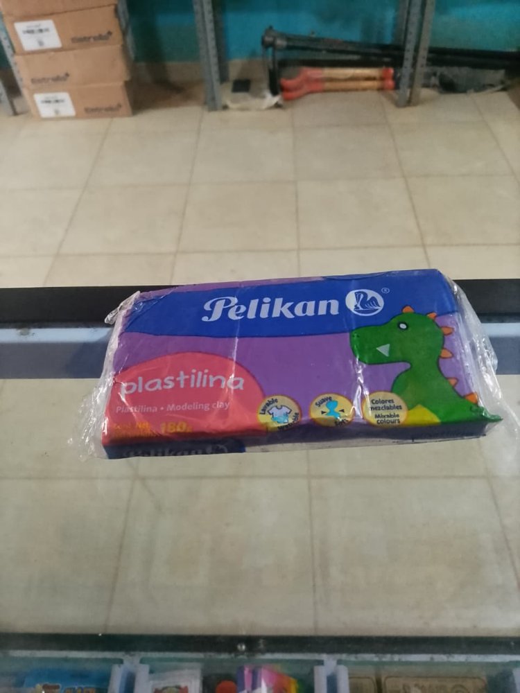plastilina pelikan morado