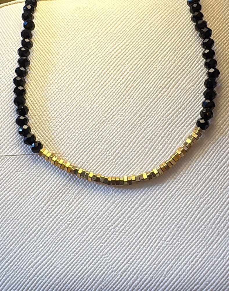 collar negrodorado