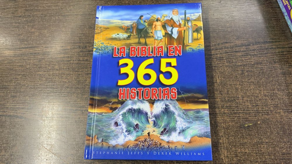 LA BIBLIA EN 365 HISTORIAS