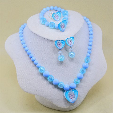 collar niña agosto