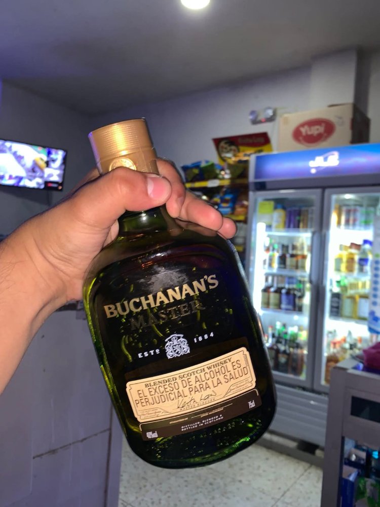 WHISKY BUCHANANS MASTER 750 ML
