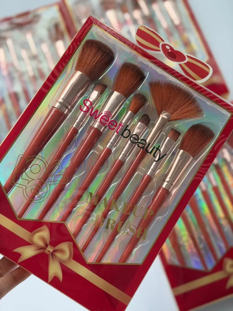 KIT DE BROCHAS LAZZY LOVE X8