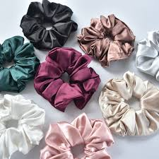 MOÑAS DE SATIN
