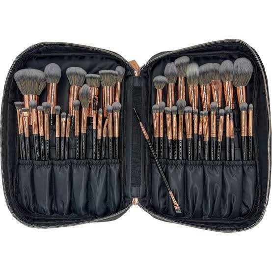 Kit de brochas Flawless x 46 Atenea