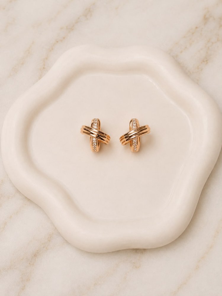 Brinco Folheado a Ouro 18k e Prata Design X Liso e Cravejado - Ouro