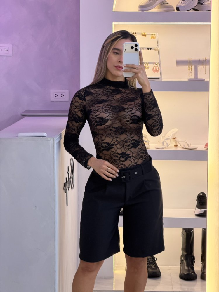 Bermuda negra T.U