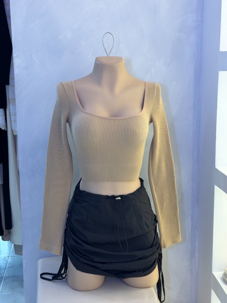 Blusa Dinamic relieve café y blanca  Talla unica