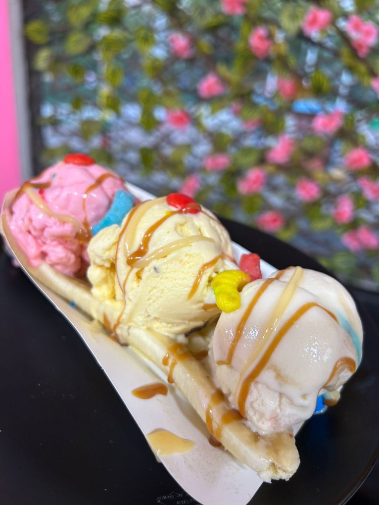 BANANA SPLIT CON QUESO Y BRAWNIE