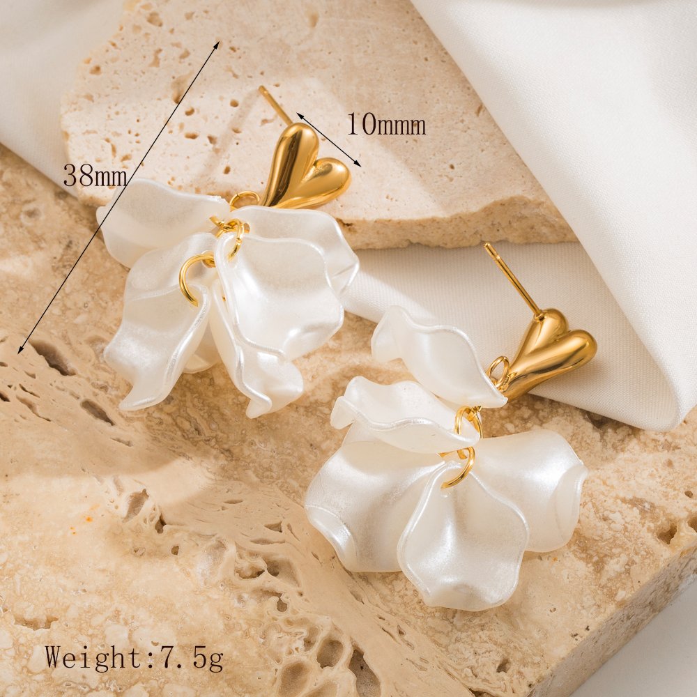Arete con Petalos Blancos - Dorado - ART197