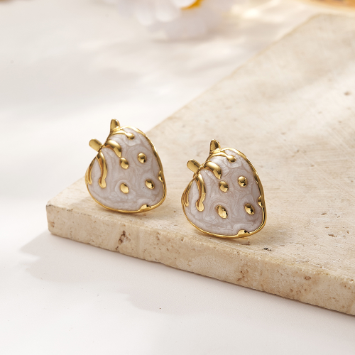Arete estilo Fresa Crema - Dorado - ART177