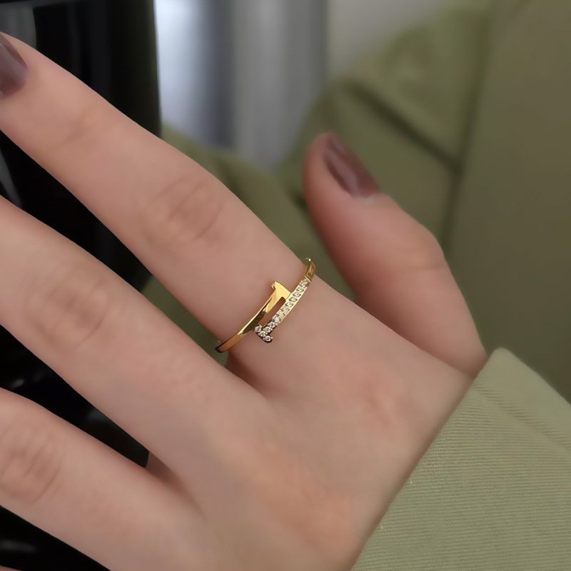 Anillo Estilo Clavo Doble con Microdiamantes - Dorado - ANI201