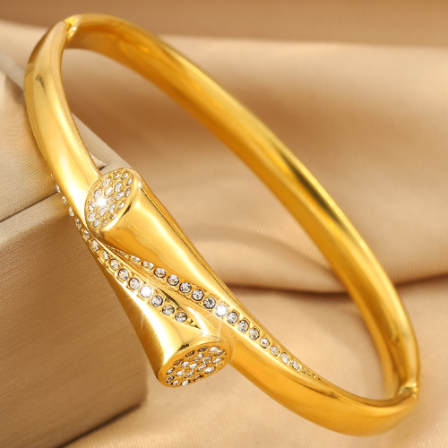 Brazalete Estilo Clavo con Microdiamantes - Dorado - BRA126