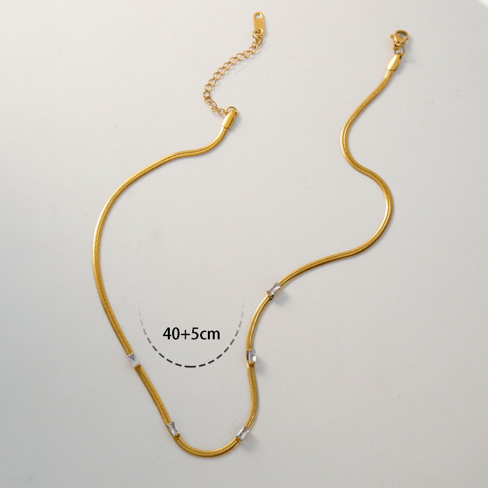 Collar con circoneas Blancas - Dorado  COL348