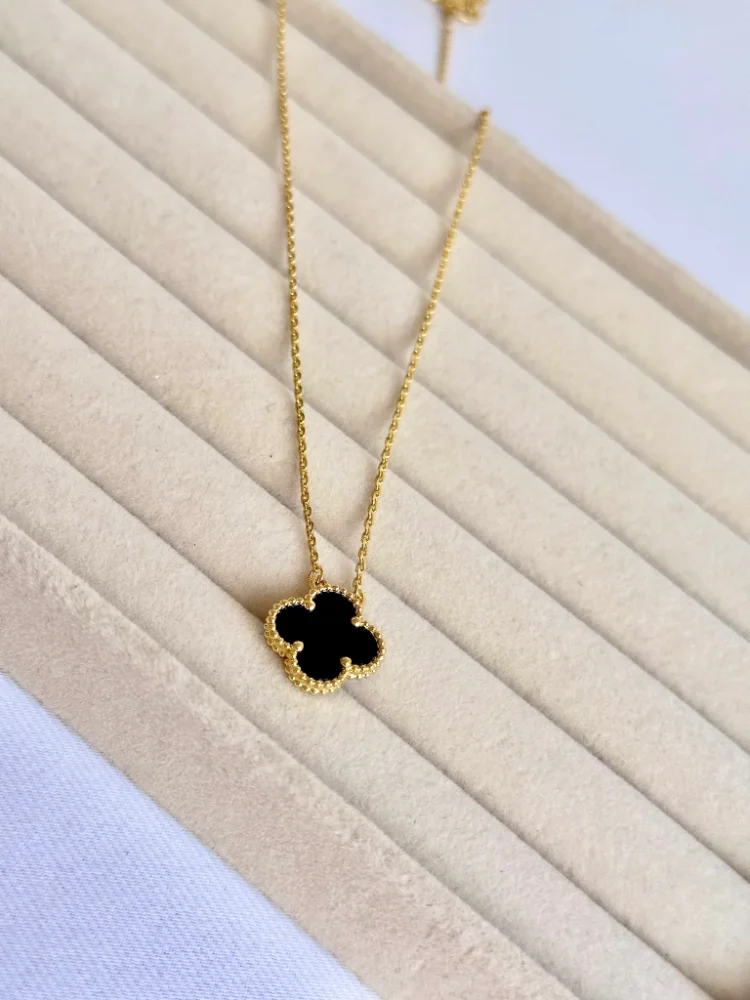 Collar Estilo Van Cleef Negro - Dorado - COL318