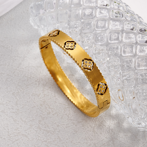Brazalete Estilo Vintage Van Cleef - Dorado - BRA125