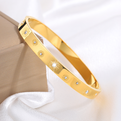 Brazalete Estilo Sol con Diamantes - Dorado - BRA111