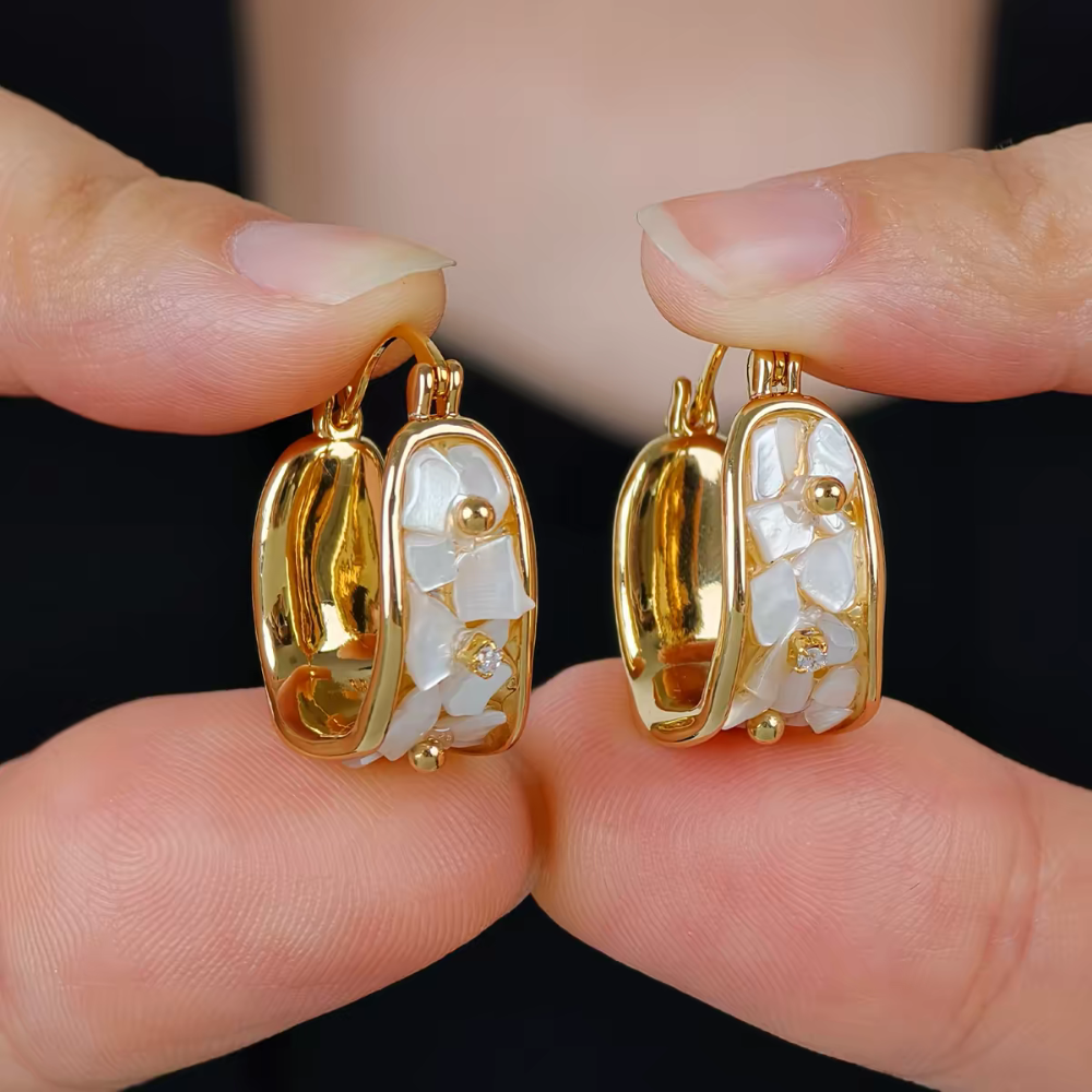 Arete estilo Chunky Blanco Cromatico - Dorado - ART210