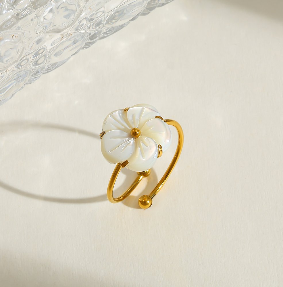 Anillo Ajustable Estilo Floral Blanco - Dorado - ANI223