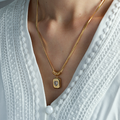 Collar con diamante corazón - Dorado - COL262