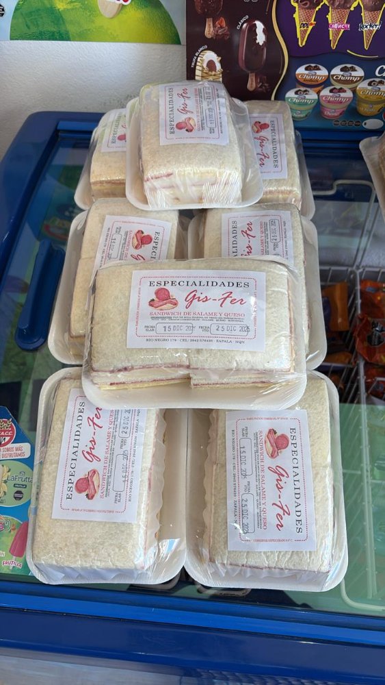 Sandwich de miga salame milan