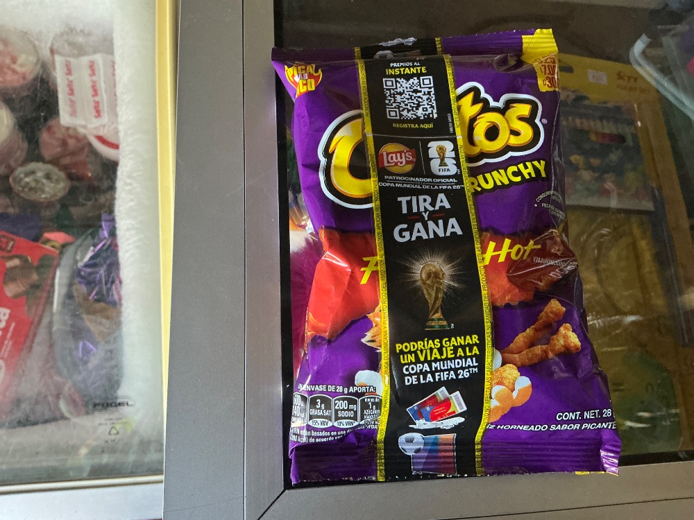 Cheeto crunchy flamin,hot