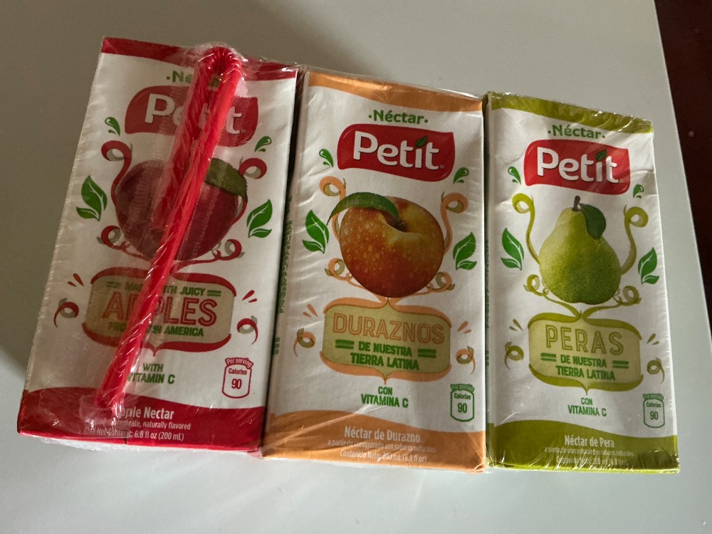 Jugos de fruta petit