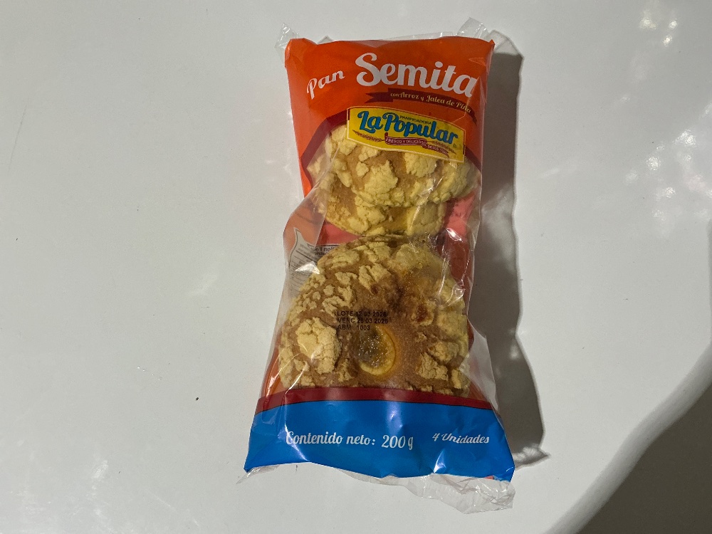 Semita con jalea de piña