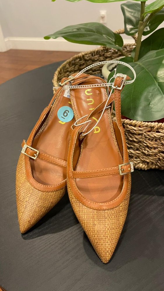 Zapatilla punta fina beige 2 tonos UNISA