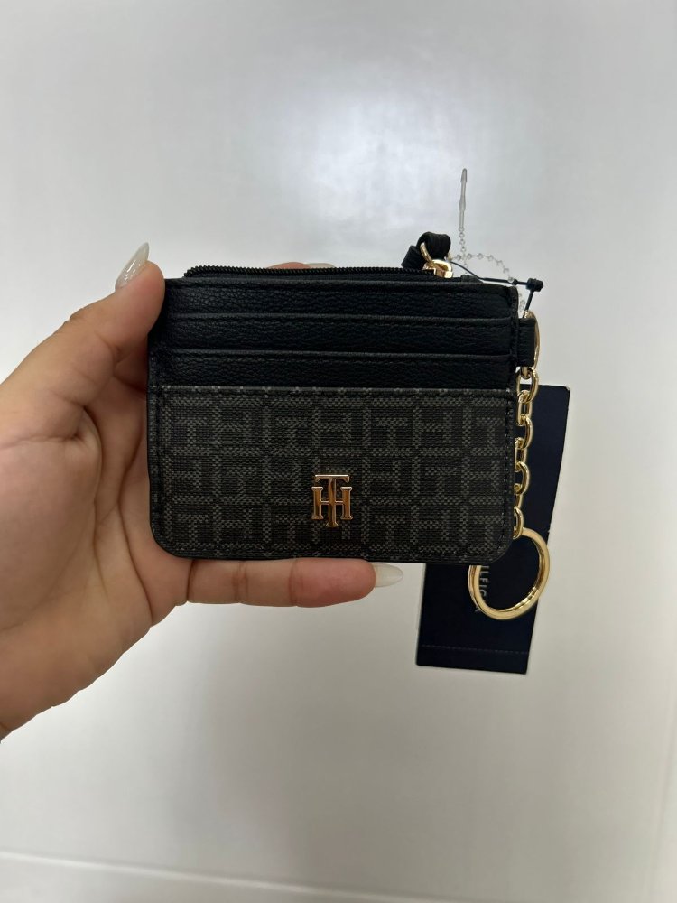 Monedero negro con print estilo llavero TOMMY H