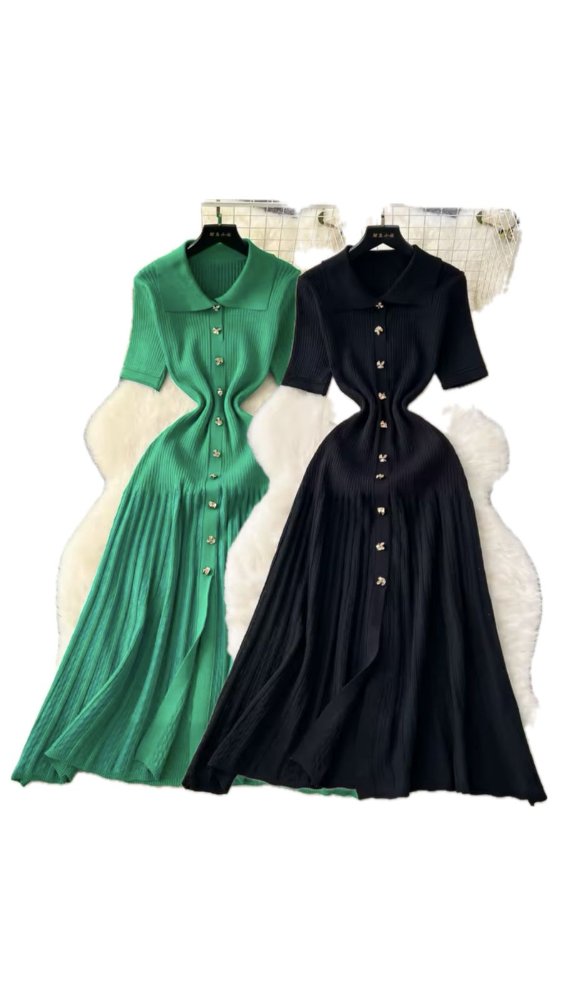 Vestido midi de algodon plizado detalle de botones dorados 2 colores