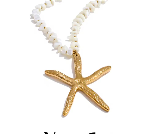 Cadena de piedras blancas con estrella de mar