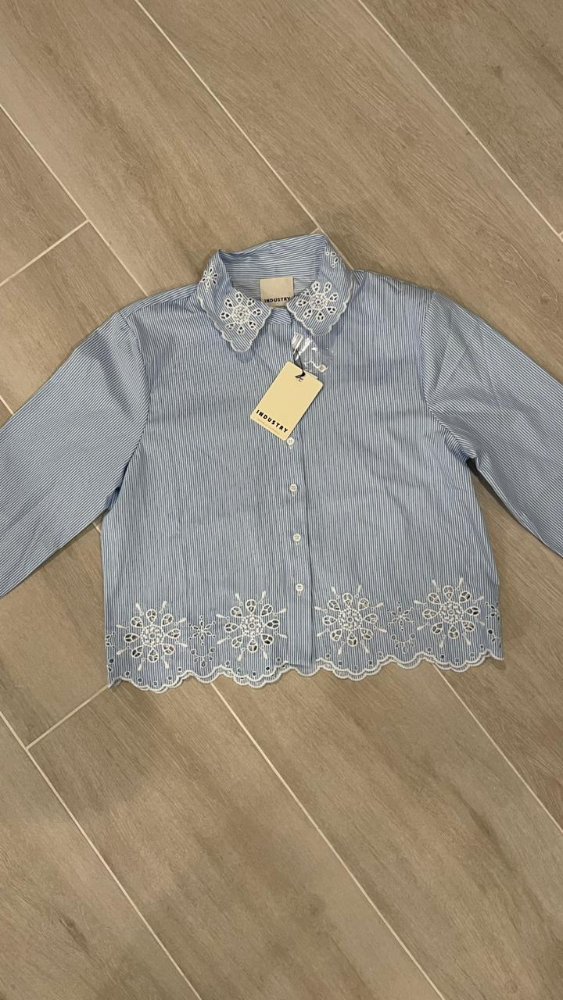 BLusa manga larga rayas azules y blancas detalle bordado INDUSTRY TML