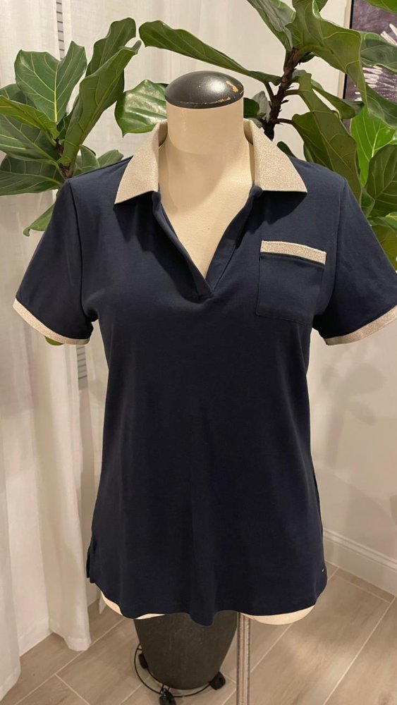 Blusa tipo polo detalle dorado 2 colores TOMMY H Blanca M azul M