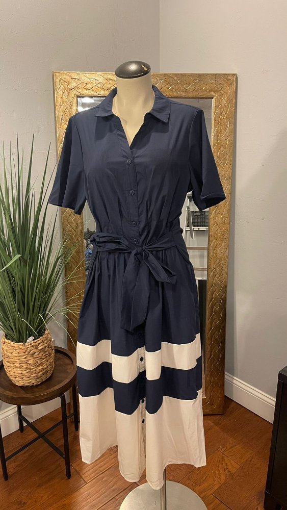 Vestido midi azul marino detalle franjas beige en falda FIG FLOWER TMLXL